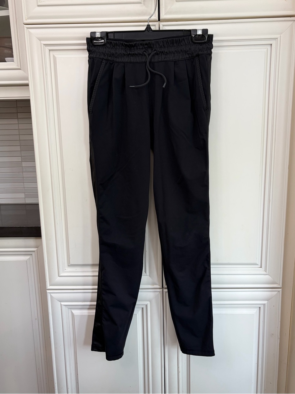 Ivivva by Lululemon girl’s joggers